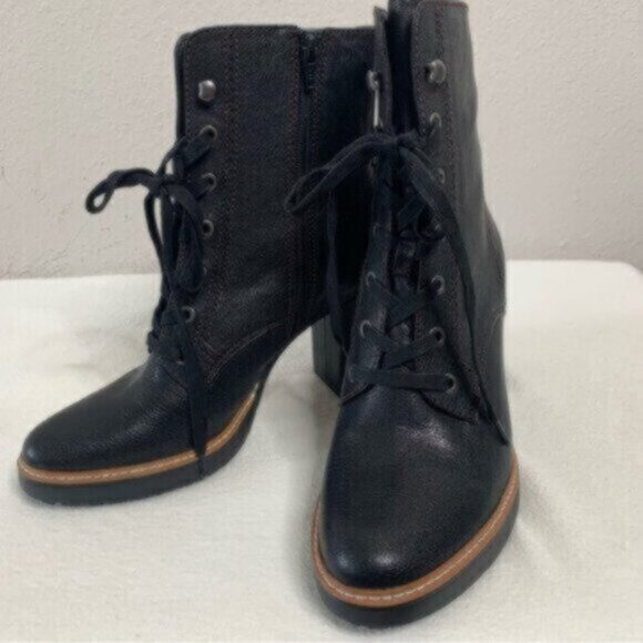 Naturalizer Women's Callie Medium/Wide Lace Up Boot - Picture 7 of 12
